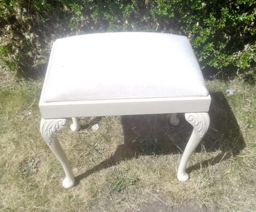 Dressing table stool cream