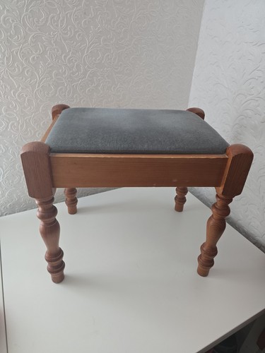 Dressing table stool with - dressing,